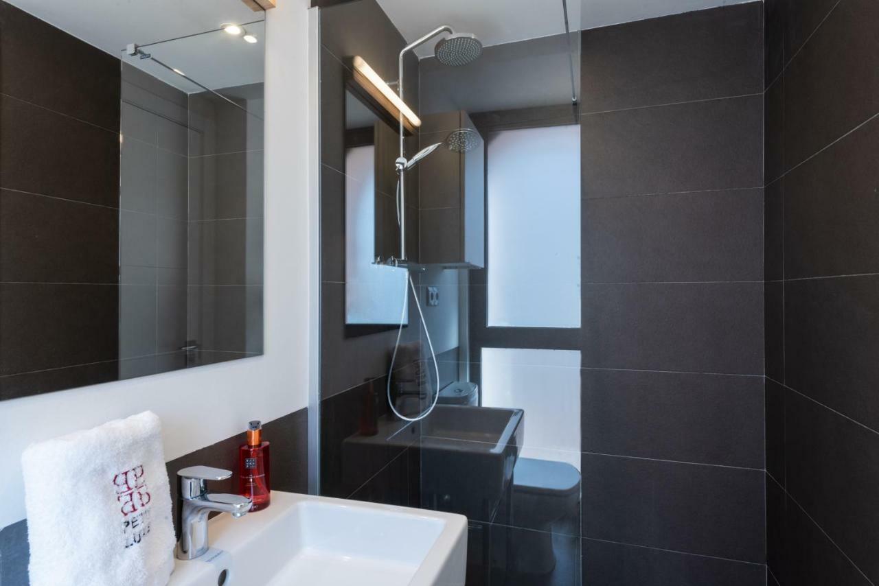 Petit Luxe Tobella Esquerra Apartment ตาราสซา ภายนอก รูปภาพ